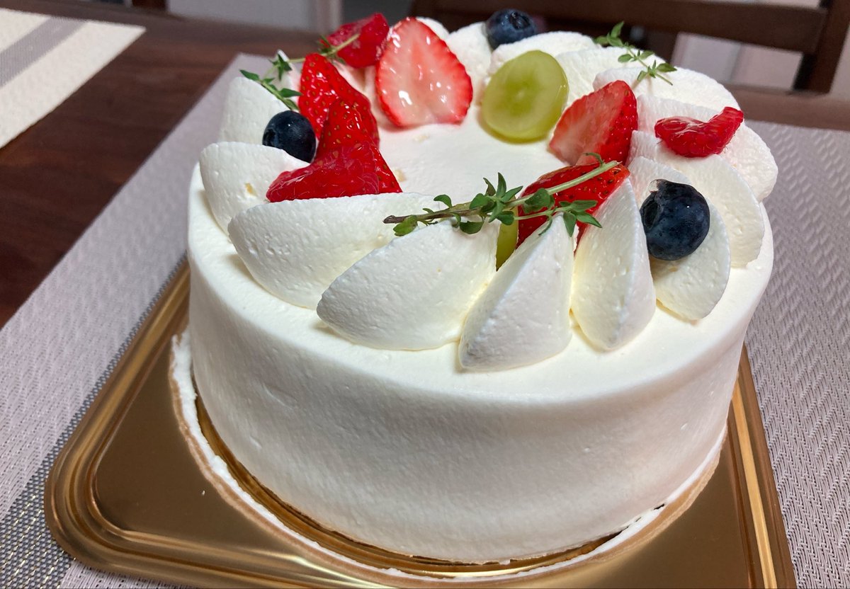 teruo28's tweet photo. 嫁の誕生日と結婚記念日！🎂 https://t.co/33mXXqRMQB
