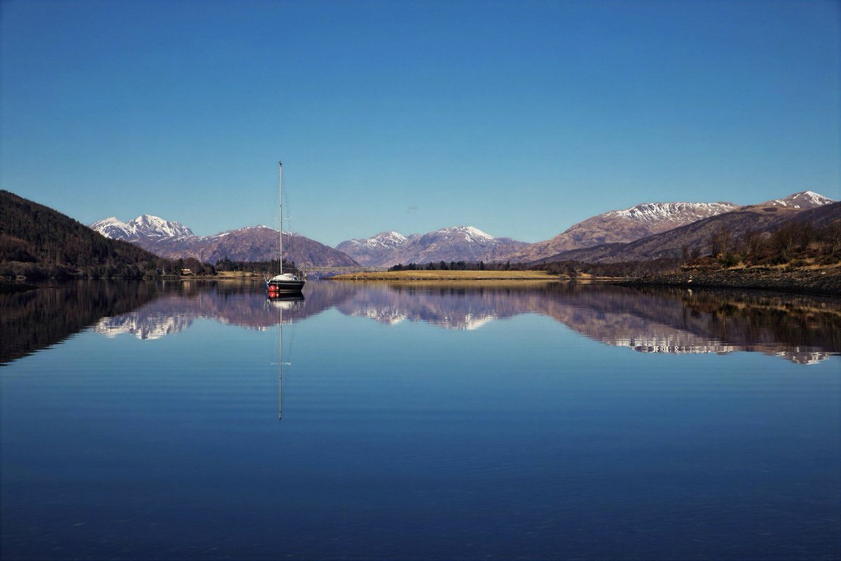 TerraNovania's tweet photo. 穏やかな湖
Calm waters
A photo taken by me. Landscape photography, lake, reflection. https://t.co/9BY1yKaz6l