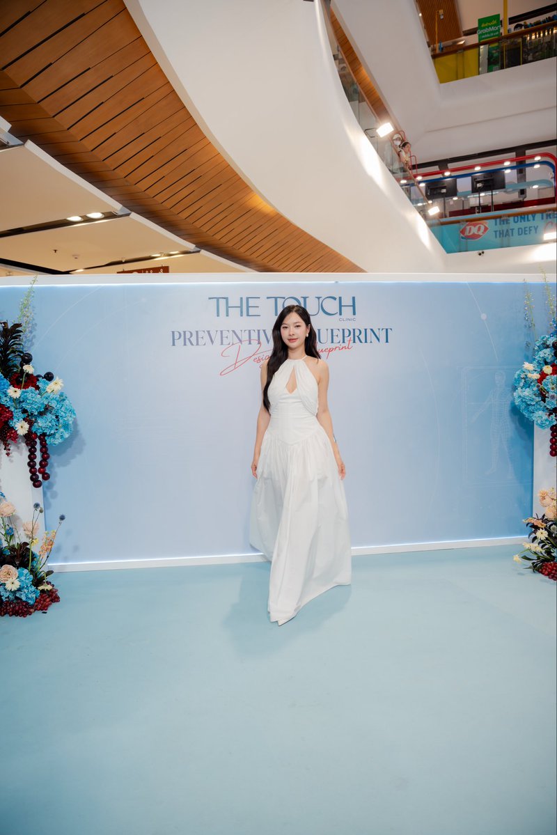 Thetouchgroup's tweet photo. เสนอคำว่า.. “สวยกินคน”

MILK THE TOUCH BLUEPRINT
#TheTouchBluePrintxMilkPansa
#milkpansa #มิ้ลค์พรรษา #thetouchclinic https://t.co/h5Da9QasY1