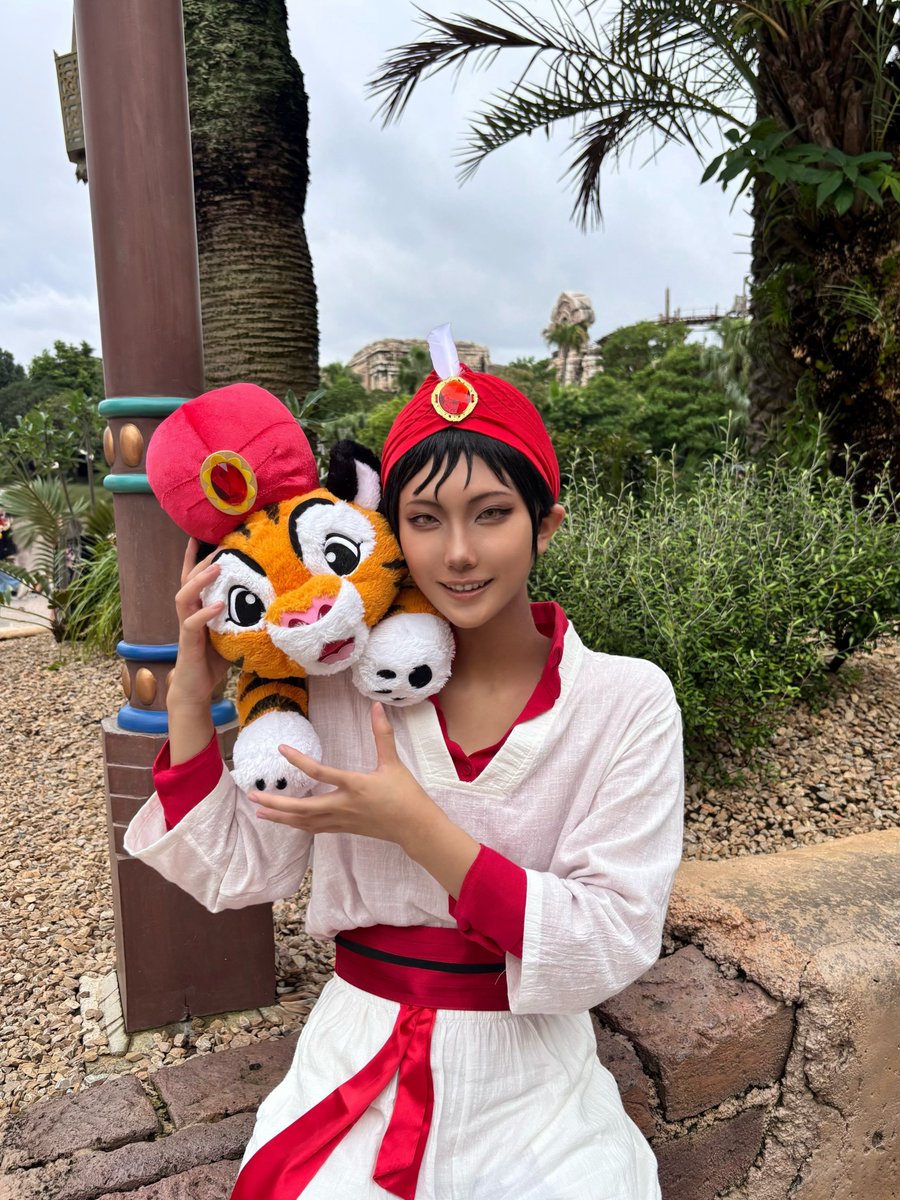ponpoosu02's tweet photo. 念願のシンドバット仮装でした🪶✨
子供の頃から大好きなアトラクションを、この日は仮装で楽しむ事ができて幸せでした！！

🧭コンパス・オブ・ユア・ハート🪎💫

#Dハロ仮装 #Dハロ仮装2026 https://t.co/IJRDv1yi84