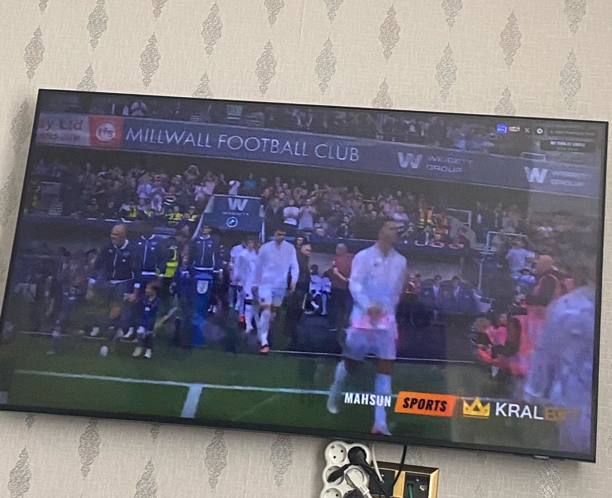 alonsonunoglu's tweet photo. haydi bastır şanlı milwall’ıımm
west ham’a spurs’e koyalıımm
anınla şanınla sen yürüü
arkanda aslanların gücüü https://t.co/HMFnKdimvc