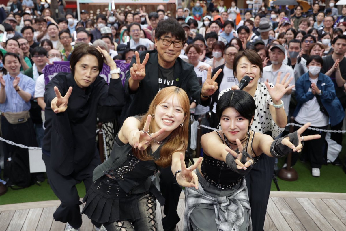 TVTOKYO_SWGs's tweet photo. 吉田尚記さん、亀田誠治さん、#BEYOOOOONDS の小林萌花さん&amp;小島はなさんのトークイベントは大盛況！

小島さんはけん玉を、小林さんはピアノをそれぞれ披露し、会場を大きく沸かせました♪

イベントの様子が分かる写真・記事はこちらから👇
https://t.co/YegUzyuPMl

#テレ東系ウェルビーイングWEEK https://t.co/bt9yMXHEEj