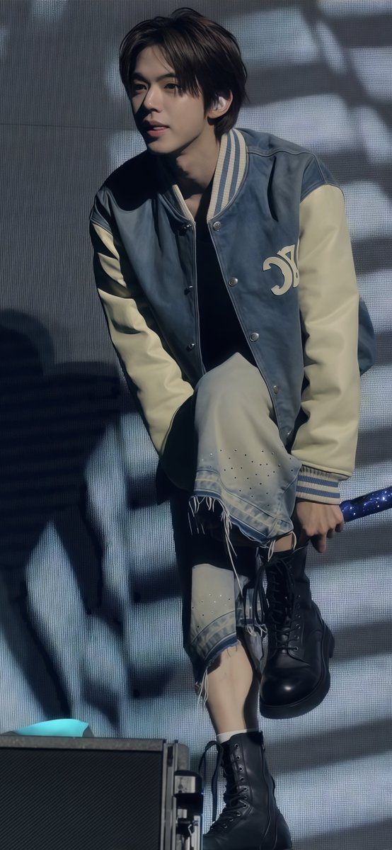 DdandelionR_'s tweet photo. — Campus crush❣️ #DOHOON #도훈 https://t.co/Fu5MLvsgDn