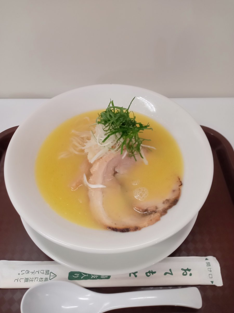 yumeisi's tweet photo. 夕方は、そごう横浜店の北海道展で、帆立鶏白湯。
今日は、朝夕ラーメンダブルヘッダー。(⁠☞⁠^⁠o⁠^⁠)⁠ ⁠☞ https://t.co/oPAVbJMcDJ