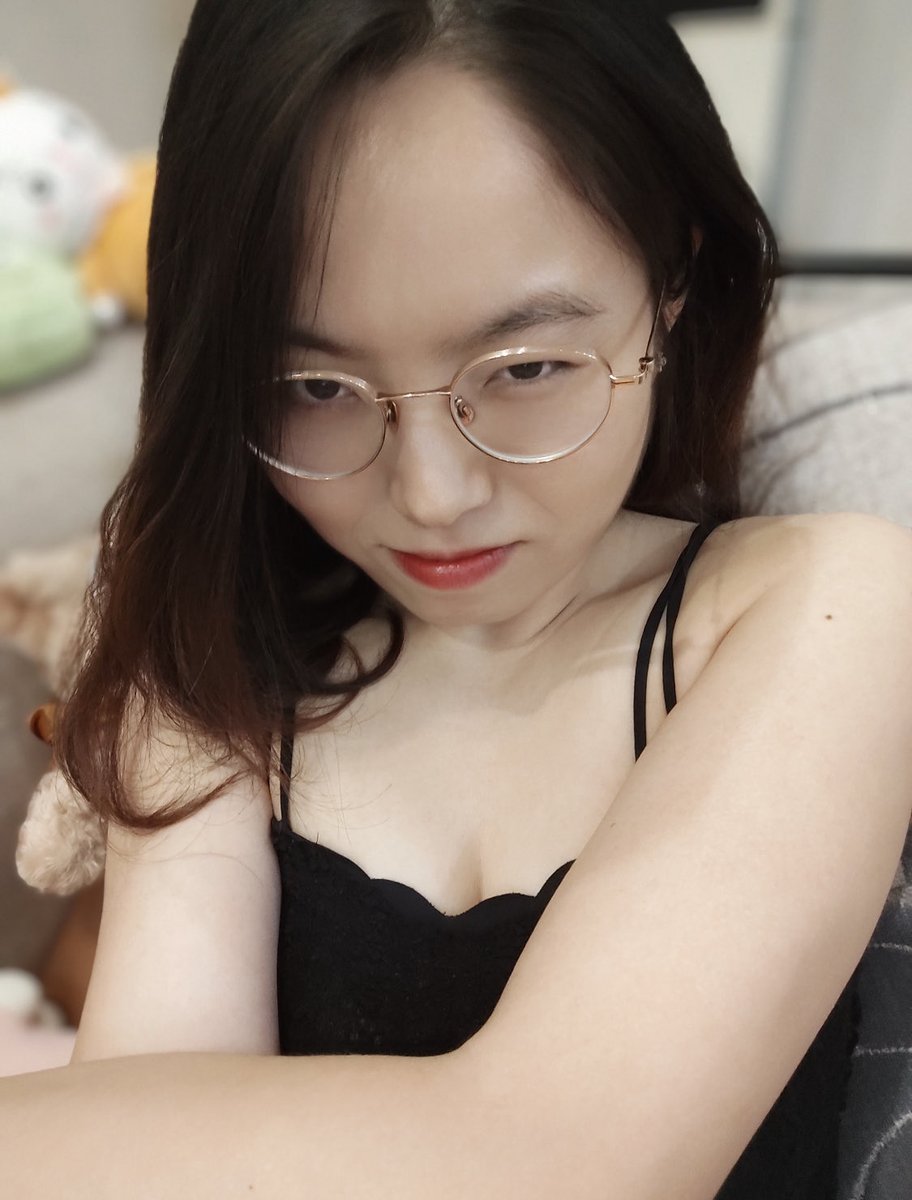 ColbyLara32624's tweet photo. 30+岁已婚少妇，鼓起勇气第一次在 X 发正面自拍���希望能收获善意与欣赏。 https://t.co/FUhnDG5cK3