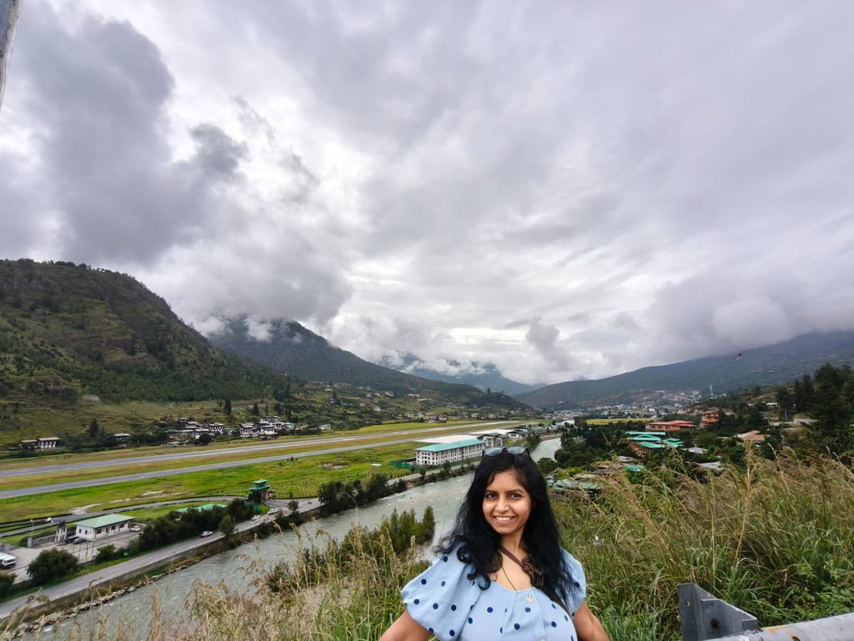Neetu_Barmecha's tweet photo. Minimum Travel is the maximum happiness. #bhutantoIndia #flightbackhome #GNH https://t.co/XtYugNzyuZ