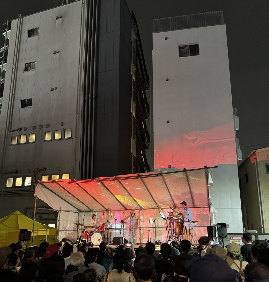 waka38's tweet photo. GOMA いいね　初めてデジュリドゥ生で聴いた
＃六角橋　ヤミ市 https://t.co/Kz2Rf2JUhA