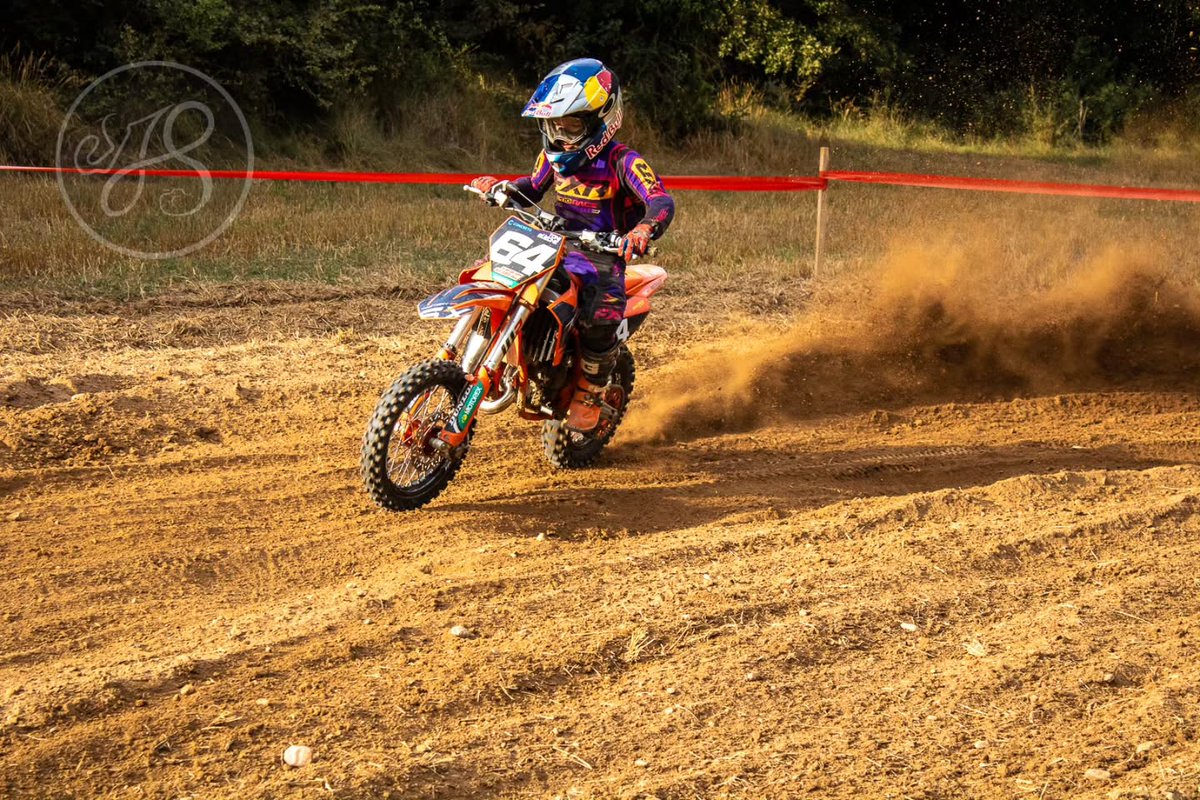 KarinaFrietsch's tweet photo. Final post from @motorclubsolsones’ Mototerra event. I hope you enjoyed it. https://t.co/KhcsqueoJg