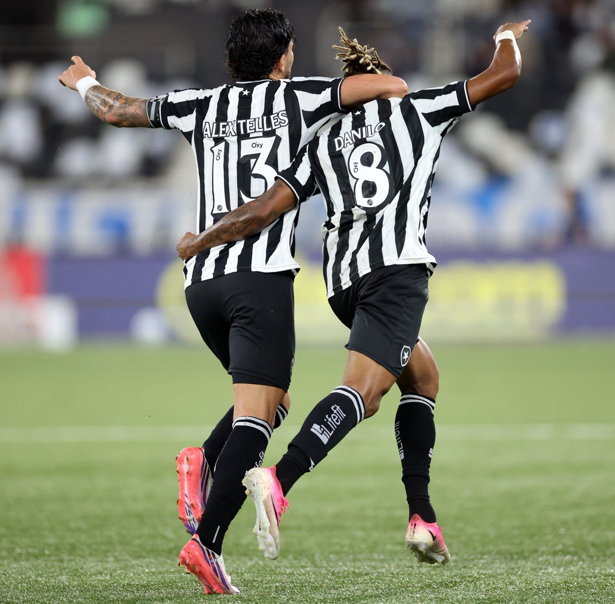 BarcaFogo's tweet photo. HOJE TEM BARÇAFOGO!!!!!! 

BARCELONA 🆚 Sevilla - 16h - LaLiga - Cazé TV

BOTAFOGO 🆚 Mirassol - 17h - Brasileirão - Cazé TV, Record e Premiere

VAMOOOOOSSSS 💙❤️🔥🔥 https://t.co/MmTh2SBePG