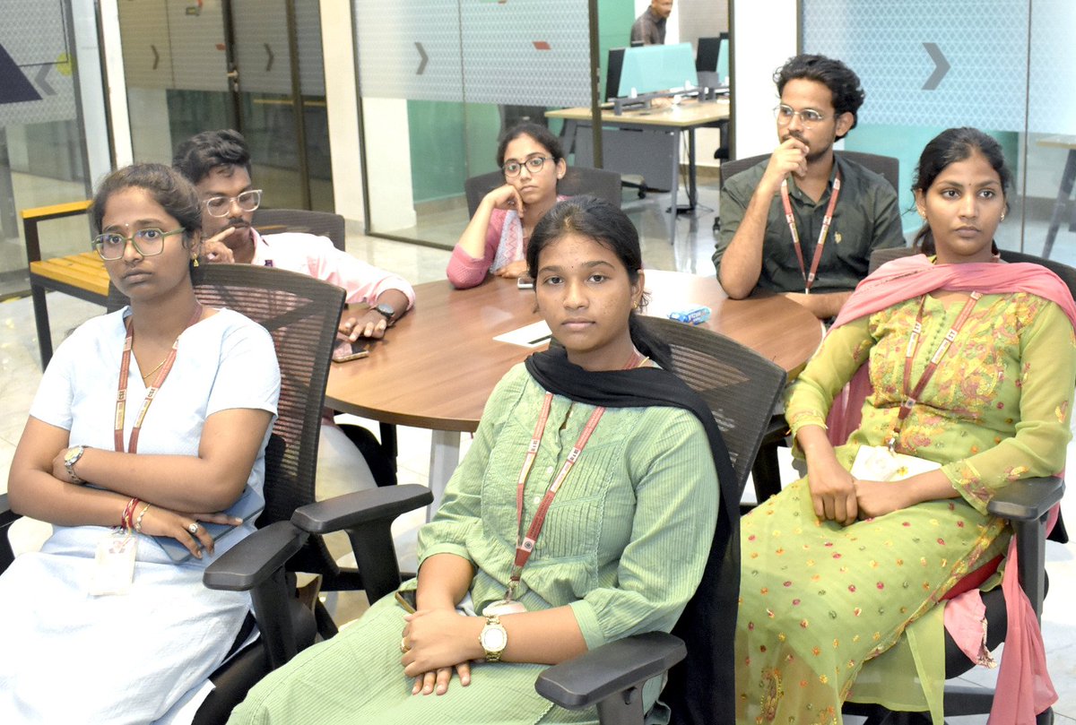 IicVvit's tweet photo. Celebrating World Entrepreneurs Day by fostering entrepreneurial spirit, innovation, and startup thinking among students and the academic community. Held on 20 August 2026, from 10:00 AM to 1:00 PM. #WorldEntrepreneursDay #Entrepreneurship #Innovation #Startups #IIC https://t.co/CUe6G5Urdj