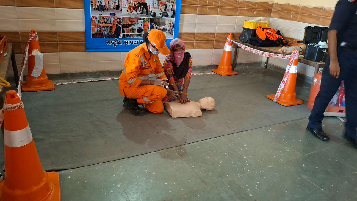 07NDRF's tweet photo. #7Bn NDRF conducted a Community Awareness Programme (CAP) at Village Bilaspur, Panipat(HR) enhancing community awareness on disaster preparedness, safety measures and emergency response. #NDRF @ndmaindia @PIB_India https://t.co/QXCSpBKpC4