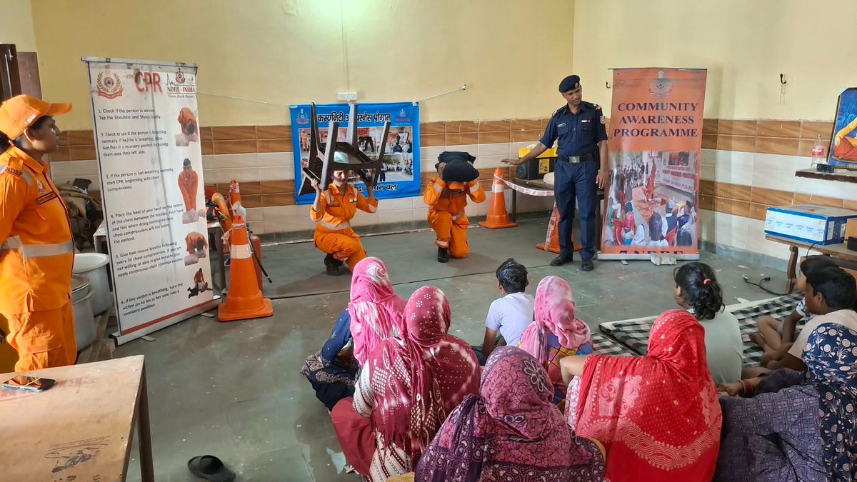 07NDRF's tweet photo. #7Bn NDRF conducted a Community Awareness Programme (CAP) at Village Bilaspur, Panipat(HR) enhancing community awareness on disaster preparedness, safety measures and emergency response. #NDRF @ndmaindia @PIB_India https://t.co/QXCSpBKpC4