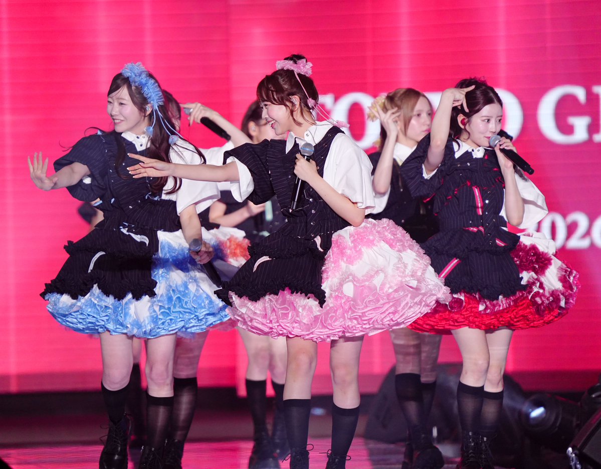 oricon's tweet photo. 【🌷TGC 26 A/W🌷】
FRUITS ZIPPER「わたしの一番かわいいところ」など3曲披露❗️

「NEW KAWAII」のパワーで会場を一体に💕

🔻ソロ写真も
https://t.co/n8OJF8gxAT

＼フォトギャラ随時更新中📸🌟／
https://t.co/5wT5Gn7Jy9

#マイナビTGC #TGC https://t.co/4KXgWlleDI