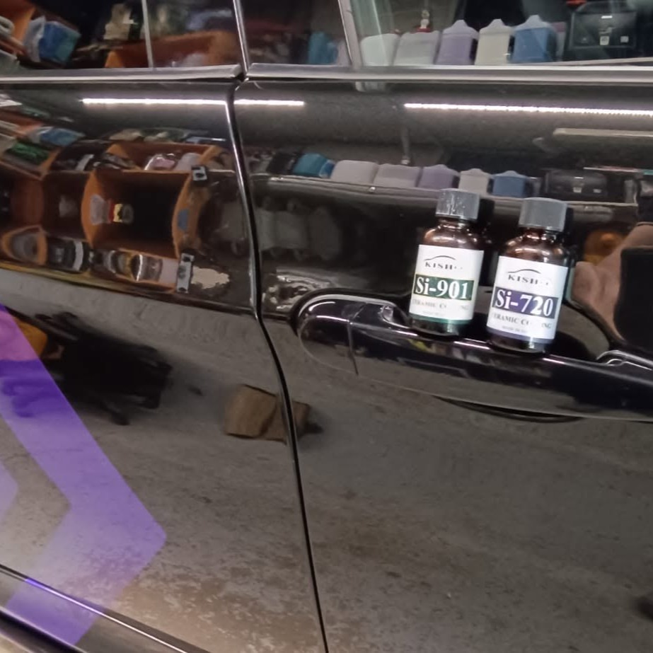 EddaTimonajn's tweet photo. Real Voices from Romania: KISHO quality stands the test of time. A stunning black car coated with Si-720 and Si-901 delivers lasting gloss, UV protection, and mirror-like reflections. Japanese quality built for detailing professionals worldwide. https://t.co/ExqscgnQ0d