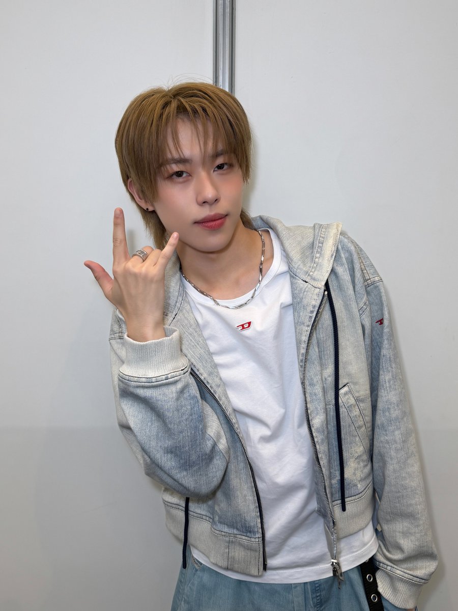 KO1KEYZofficial's tweet photo. [📸] 260919

『マイナビ TGC 2026 A/W』
ありがとうございました🤟

🍎 #TOWA
Detail ➡︎https://t.co/0KLu2uaUgX

MVをみる
🔗https://t.co/81V0MM2rmK
Apple Musicで聴く
🔗https://t.co/PaI0ohkPIu
Spotifyで聴く
🔗https://t.co/WM78kv1xYE

@TGCnews
#マイナビTGC #TGC
#KO1KEYZ https://t.co/3SGtazFynl