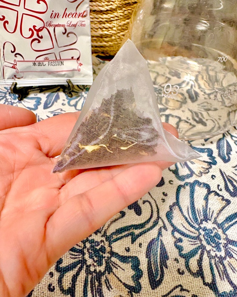 ilovegingham's tweet photo. モニターステーションのモニターキャンペーンでもらった【鎌倉てとら】さんの「水出し パッションフルーツ紅茶」についてのレビューです

おうちでも出先でも、水出しで爽やかなパッションフルーツティーを楽しめる！

#PR #モニターステーション #紅茶 #水出し紅茶 #鎌倉てとら https://t.co/4vfBJSWRwn
