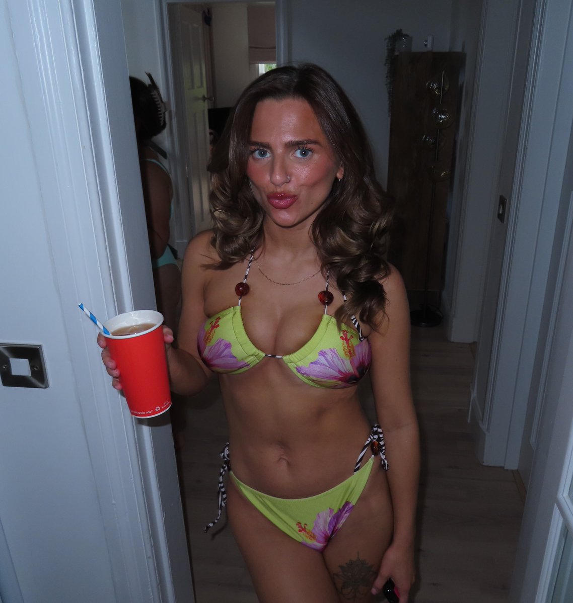 ThickChavs's tweet photo. Cara or her friends?

#wankchat #wank #goon #goonchat #gooning #slut #sluts #girls #uksluts #ukgirls #blonde #tits #heels #legs #leather #latex #pvc #lips #brat #dress #bra #lingerie #brunette #corset #lips #heels #feet #toes #tits #boots #ass https://t.co/i7WSPbrAVY