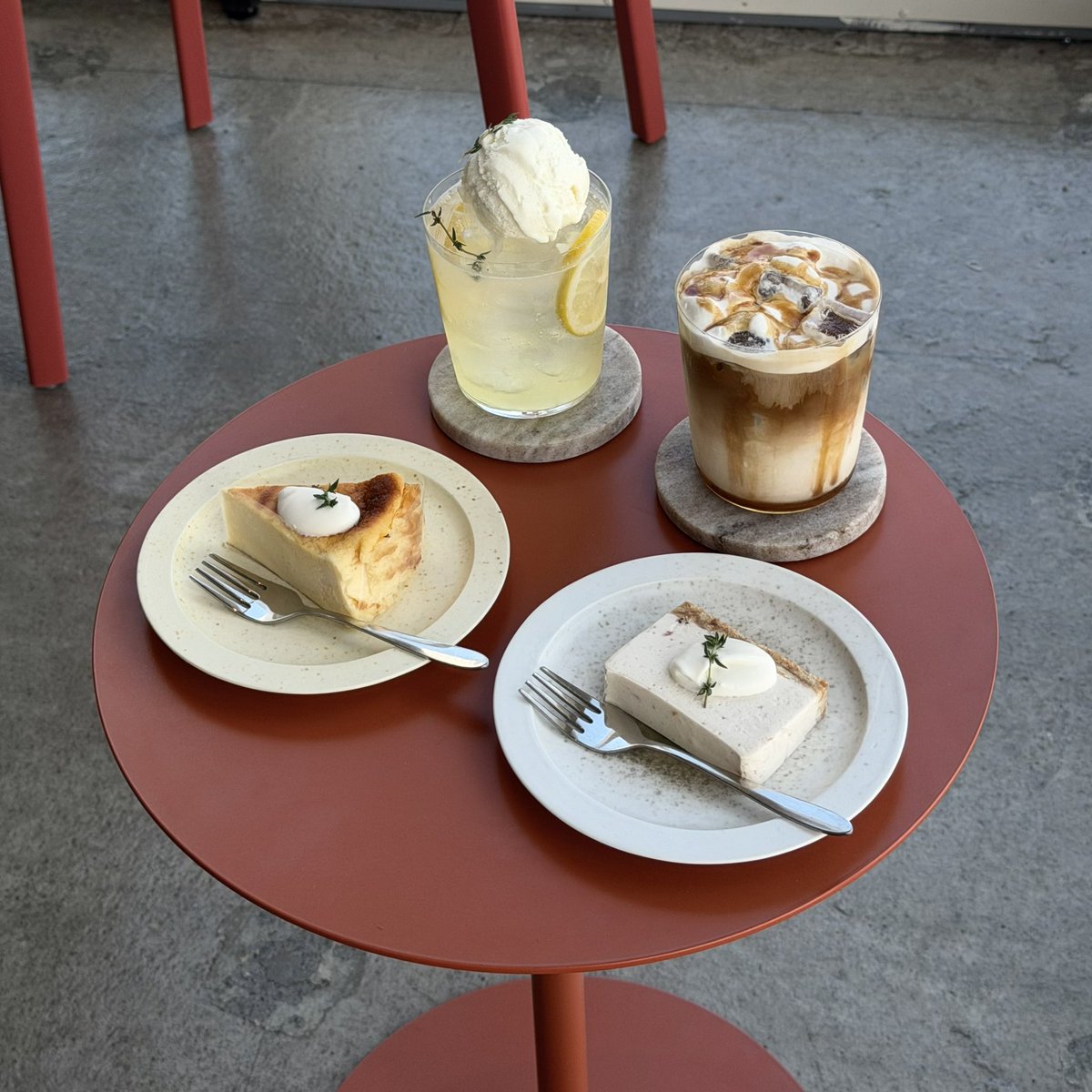 yuyu_cafelog's tweet photo. チーズケーキ目当てで行っちゃう東京カフェ4選 https://t.co/BOmf70gum6