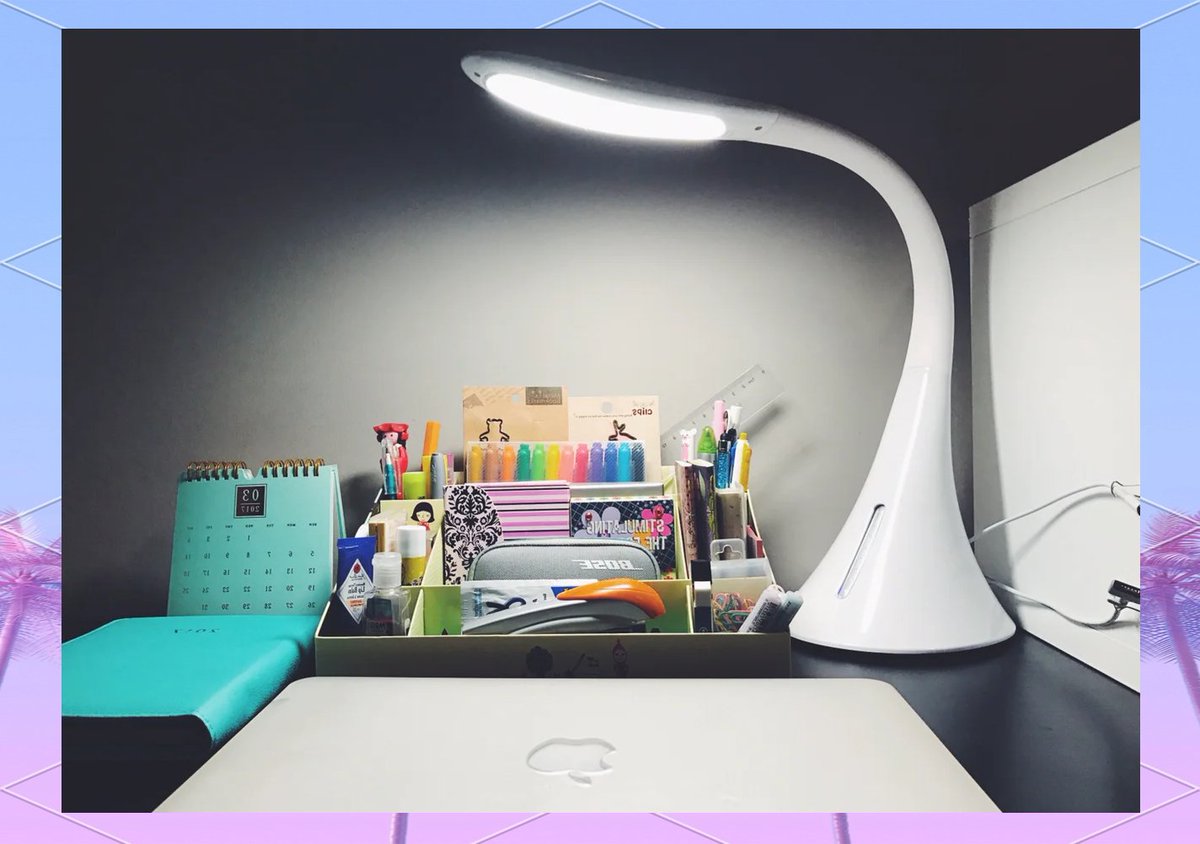 adelu046709's tweet photo. Transform your desk into a cozy, productive nook with only 3 essentials: a small potted succulent, a stack of neatly filed notebooks, and a warm task lamp. No clutter, just calm focus for workday!， https://t.co/qd0UO27Zek