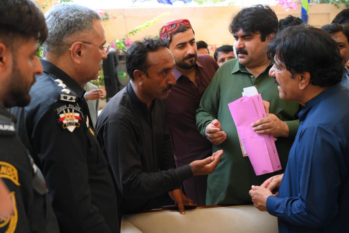 HajiAliHassanZ's tweet photo. Listening to our people and addressing their concerns is at the heart of our public service.

At Mohsin House, Thatta, I met with residents from PS-76 Mirpur Sakro and various areas of District Thatta to hear their concerns and discuss their issues.

Senior PPP leaders and district administration officials were also present.

Serving the people and standing by them is the true spirit of the Pakistan Peoples Party.