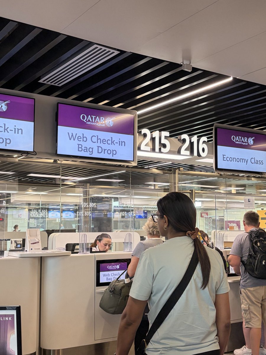 Midorikoha's tweet photo. 世界一小さな国バチカン市国も行けました。今からカタール航空で帰国します✈️ワンコ🐶と息子（成人）よお土産沢山買ったので待っててね https://t.co/8LUkB9G8cv