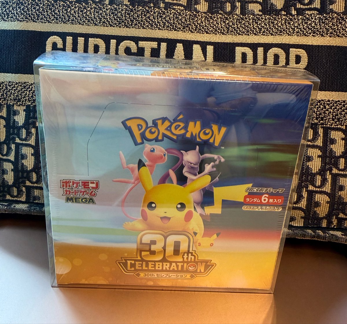 Evsma_pok4's tweet photo. 🎁プレゼント企画🎁第十弾

今回の商品は、、
【30th CELEBRATION1BOX】
を抽選で1名様にプレゼント🎁‼️

📌応募方法

①フォロー
②この投稿をRT
③引用RTで➕🎁

当選者は投稿にてお知らせします📢

⏰応募期間
締切: 9月23日（水）24時まで

プレ企画記念すべき第十弾
盛り上げていきましょう👯‍♀️

応募してブイブイラッキー✌️

#ポケカ
#プレ企画