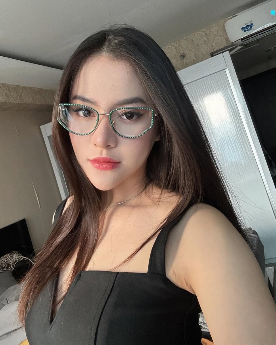 mumbartap's tweet photo. massage malam ini bisa yaa beb🌹 https://t.co/HnvDXBdeB2
#serang #banten #PIJATFULLBODY #massagebodytobody #housetour #availbanten https://t.co/4x2sk8nCiX