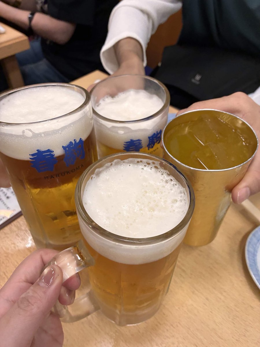 4wtgmJ7's tweet photo. 前夜祭！
with みっしー、饒舌、🧈、🍅
美味い飯に美味い酒、そして麻雀とカラオケ。これを優勝と呼ばないでなんと呼ぶ。 https://t.co/AGOUrtTIZ9