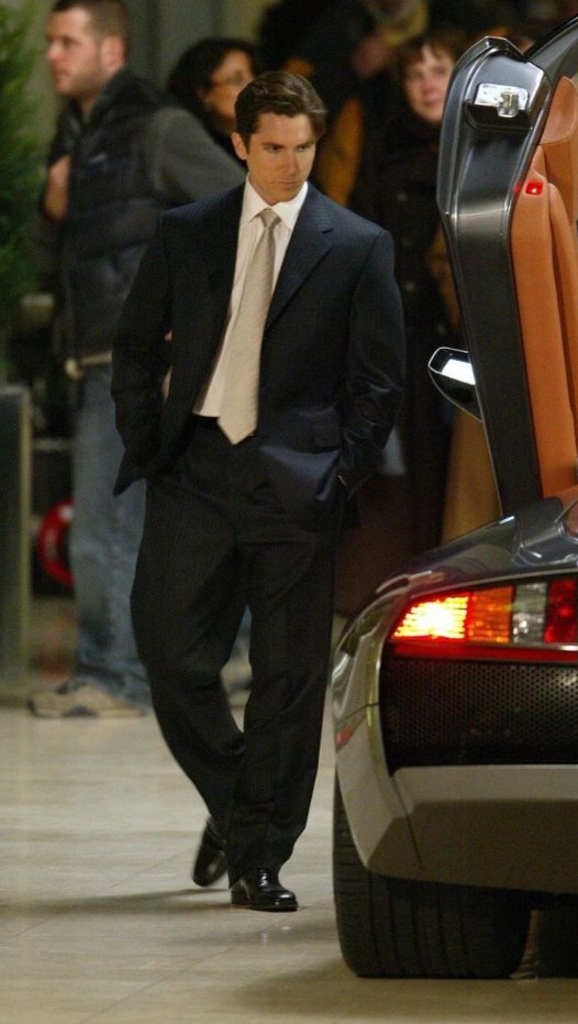 cinevow's tweet photo. Christian Bale as Bruce Wayne on the set of Batman Begins, 2004 https://t.co/s93tDH2XJX