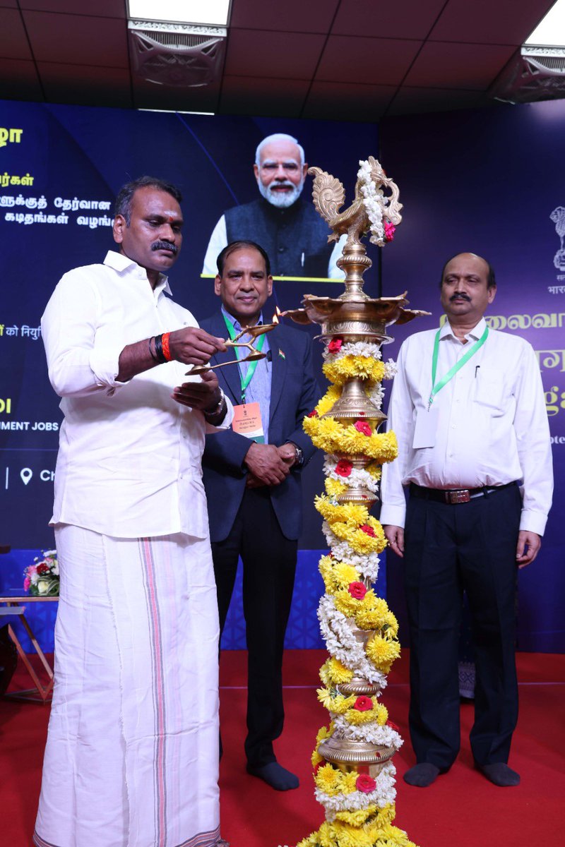 DrLMurugan's tweet photo. The 20th Rozgar Mela was organised at 45 locations across the country, where Hon’ble Prime Minister Shri @narendramodi Ji participated virtually and distributed more than 51,000 appointment letters to newly recruited youth. He also addressed the young recruits as they embark on their journey of public service.

I had the honour of participating as the Chief Guest at the 20th Rozgar Mela held at D.G. Vaishnav College, Chennai, and distributed appointment letters to the newly recruited candidates.

The newly recruited youth will join various Ministries, Departments and organisations of the Government of India, including the Income Tax Department, ESIC, Airports Authority of India, Ministry of Defence, Department of Posts, JIPMER and Southern Railway, among others.

My heartfelt congratulations and best wishes to all the young recruits as they begin their journey in Government service.

May they utilise their knowledge, skills and dedication to contribute meaningfully to nation-building and the welfare of the people.

#RozgarMela #ViksitBharat
@PMOIndia