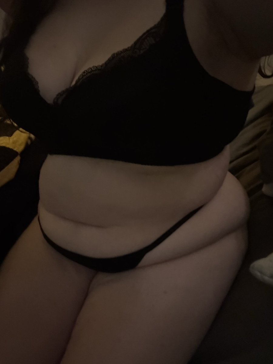 _Sh1bb1's tweet photo. Who want to use my tummy as their pillow?

#bbw #chubby #nsfw #nsfwtwtًً  #nsfwtwt #freeuse #breedingkink #rapebait #somno #tummy #boobs #ass https://t.co/BSRROZlluq