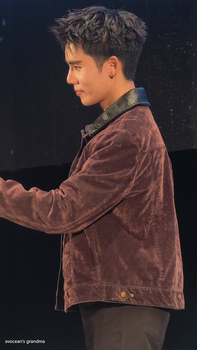 jimmumumumumu's tweet photo. hi touch with jimmy with him intensely looking at your eyeballs every time 😂

JIMMYSEA DAISUKI DESU

#JimmySeaXFanday33inOSAKA
#jimmysea
#jimmyjp https://t.co/o3ND8iHZd0