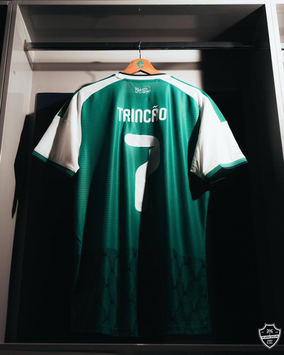 ALAHLI_FC's tweet photo. مستعديــن للمواجهة 💚

#الأهلي_صنداونز | #أغلى_سفير https://t.co/d2TG1DhWxQ
