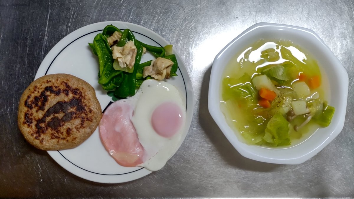 naihyo's tweet photo. 根菜系汁とピーマン鶏皮炒め https://t.co/IYhc0mgrqv
