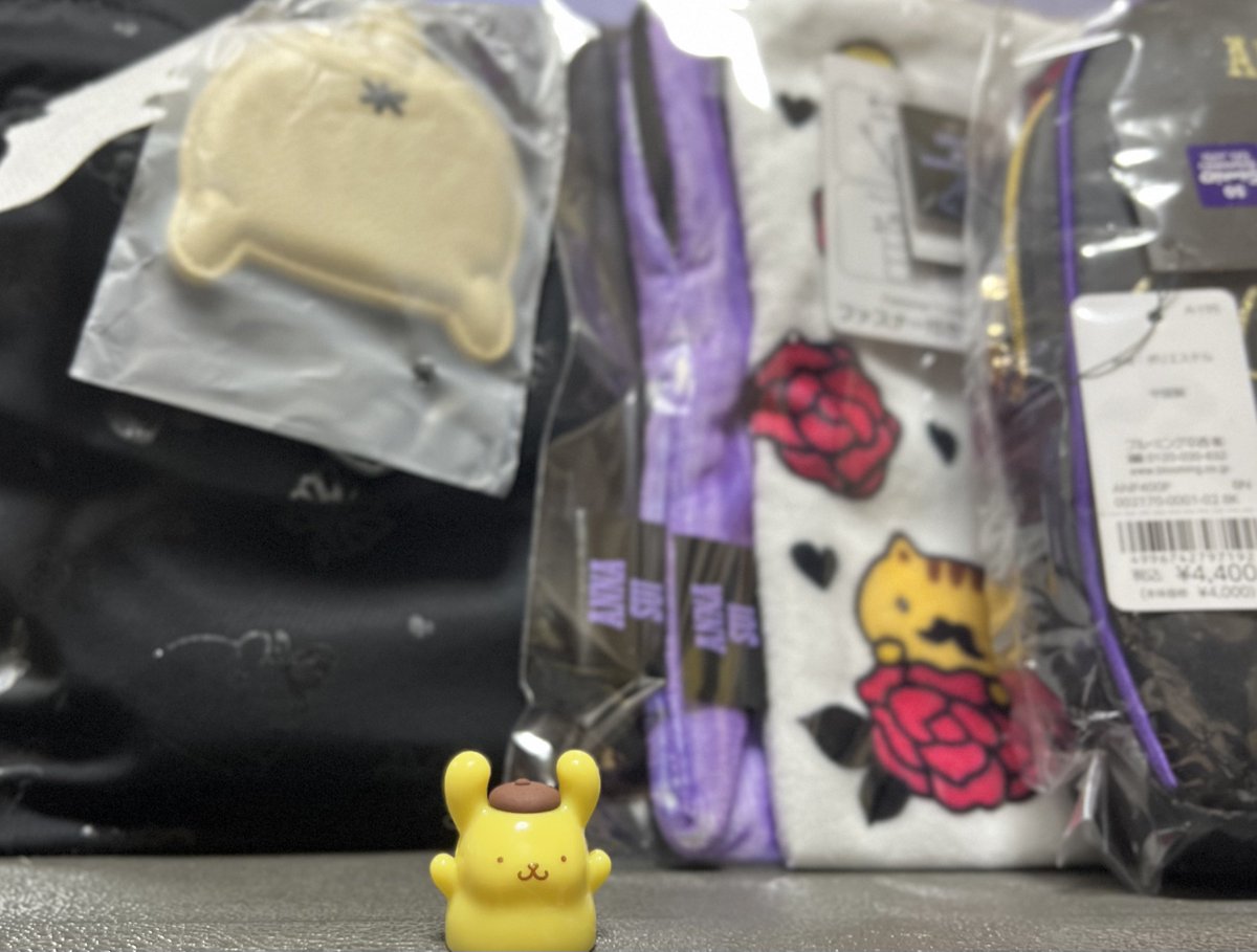 xxsmm's tweet photo. 全然開けてないけどアナスイコラボかわいすぎる
黒ベースたすかる https://t.co/GEtrUkgoH2