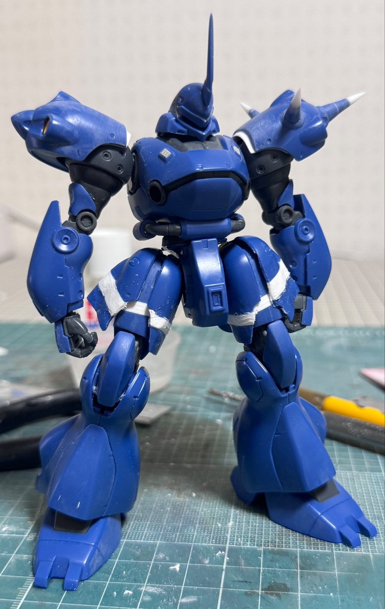 tsukuruca's tweet photo. HGケンプファー製作中。
肩アーマーを内に寄せつつ、内側に装甲を追加。
太もも周りも延長。
プロポーション的には、だいぶまとまってきたか？

#ガンプラ https://t.co/mg2AedAAuh