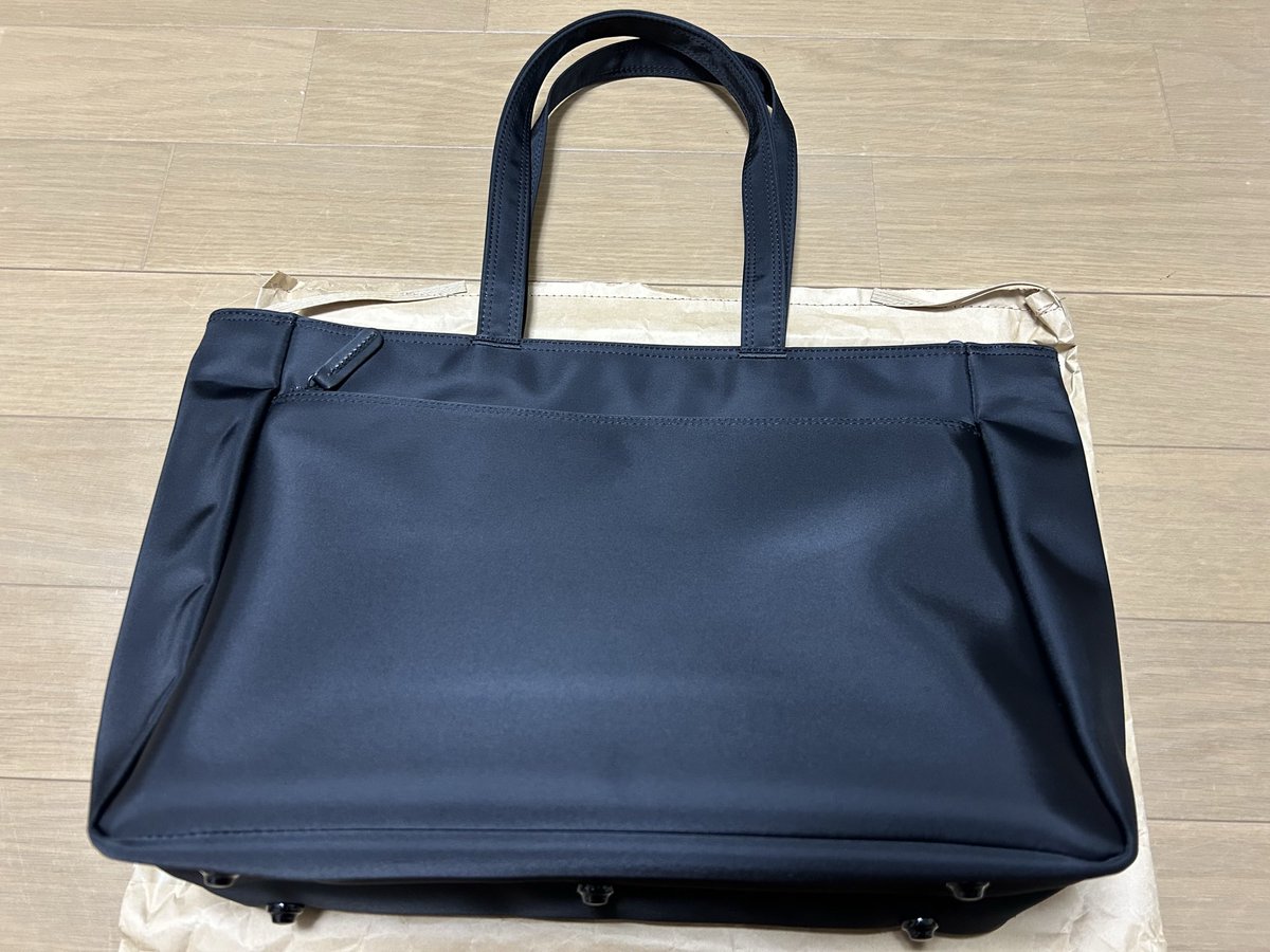 mh02_mck's tweet photo. オールシーズン普段使い用の鞄購入👜
広島県の片岡商店さん
頑丈すぎて廃盤になった女子校トートバッグ
名前からして頑丈さがよくわかる😆
鞄買った時一緒に使おうと思い買ってたティッシュポーチ
明日コンサート楽しみ😊🎻🎶
#片岡商店
#頑丈すぎて廃盤になった女子校トートバッグ https://t.co/eqUvFBPSMQ