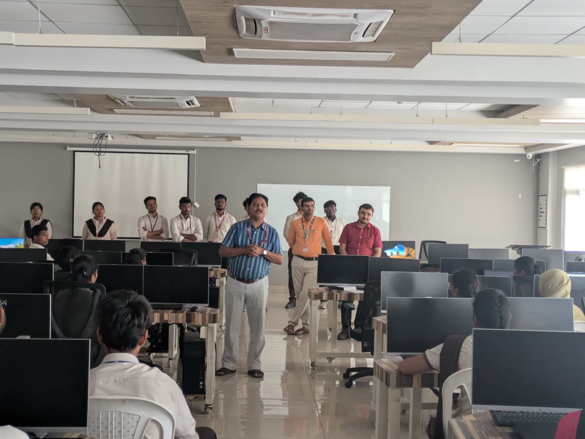 IicVvit's tweet photo. AI for Fundraising &amp; Investor Pitches — interactive workshop on fundraising strategy, pitch development, and startup readiness. 17 July 2026, Codelabs, 9 AM–12 PM. #AI #Fundraising #Startups #IIC #Innovation https://t.co/1Z7nPn2oz3