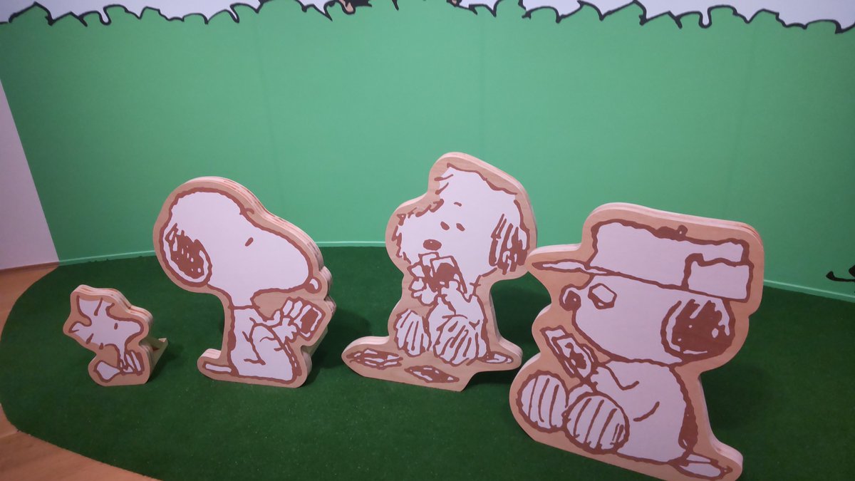 nyoroling's tweet photo. 昼食後にグランベリーパークにあるスヌーピーミュージアムへ。

スヌーピーは少年ケニヤの同時上映アニメを観て以来で触れましたが、大人が読むと沁みるコミックでした。

帰りに文庫本も購入しました☺️ https://t.co/jGlwVRMbff