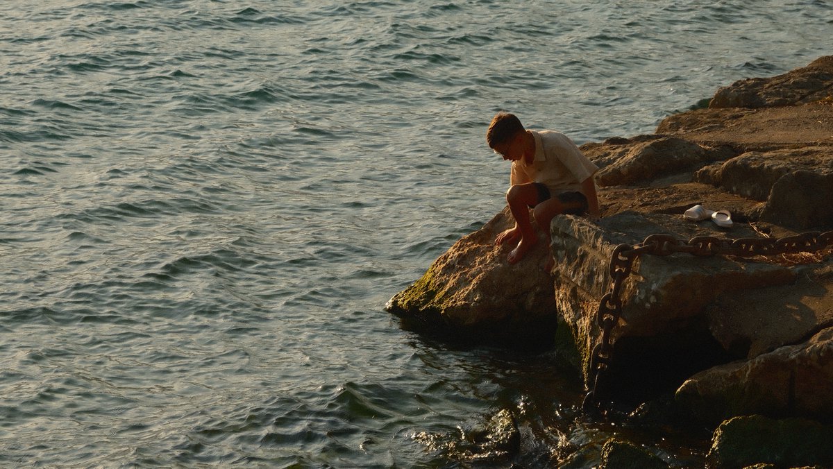 KarolLeemafa's tweet photo. Traveling makes me feel as if I’ve been born again. I leave behind the hardships and painful events, reset here, and start anew. Returning home can sometimes double the pain, but it gives me a reason to leave again and be reborn. Lago di Garda, https://t.co/l84vHZDBhc