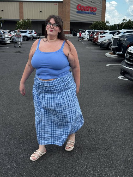 richgurl_aura's tweet photo. okay be honest... keep the skirt or return it? 🥺💙
feeling cute in my blue era today
say hi &amp; I'll follow back my favs!! 

#CurvyGirl #OOTD #ThickAndPretty #SoftGirlEra #CurvyFashion #OOTDInspo #BlueAesthetic #CostcoFinds #CurvyOOTD #PlussizeFashion #NewHere #FollowBack https://t.co/yl6fmpMsOy