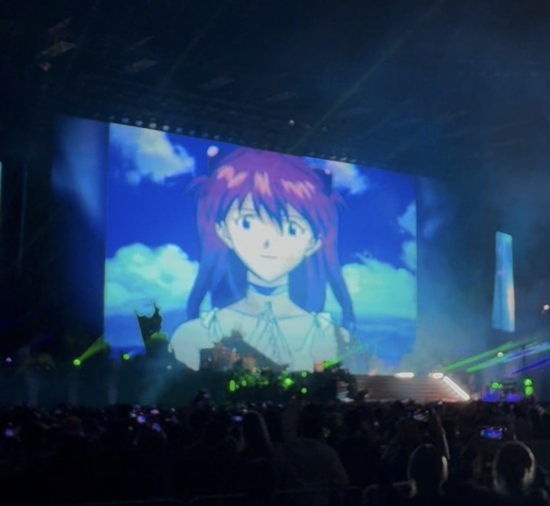evangelion_co's tweet photo. 「The Weekend: After Hours Til Dawn Tour｣のライブ特別演出にて、The Weeknd、『NieR:Automata』と『新世紀エヴァンゲリオン』が映像コラボレーションをいたしました！
 会場にてご覧になったみなさま、お楽しみいただけましたでしょうか？

As part of a special visual stage during 'The Weeknd: After Hours Til Dawn Tour,' The Weeknd, "NieR:Automata," and "NEON GENESIS EVANGELION" came together for a special visual collaboration!
For everyone who saw it at the venue, we hope you enjoyed the experience!

https://t.co/0fsyHboBWc