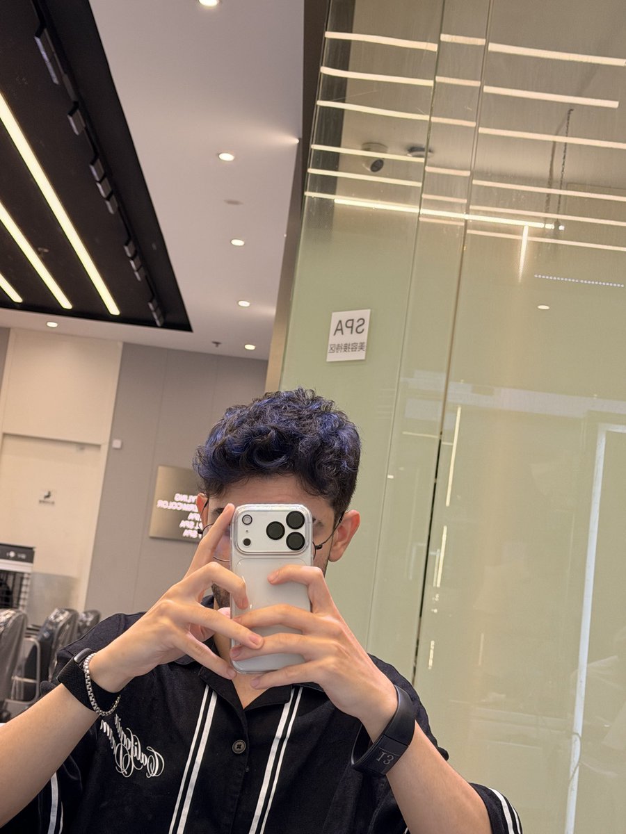 LewNvlr's tweet photo. im waiting honest opinions xD https://t.co/ghJtQJ57J2