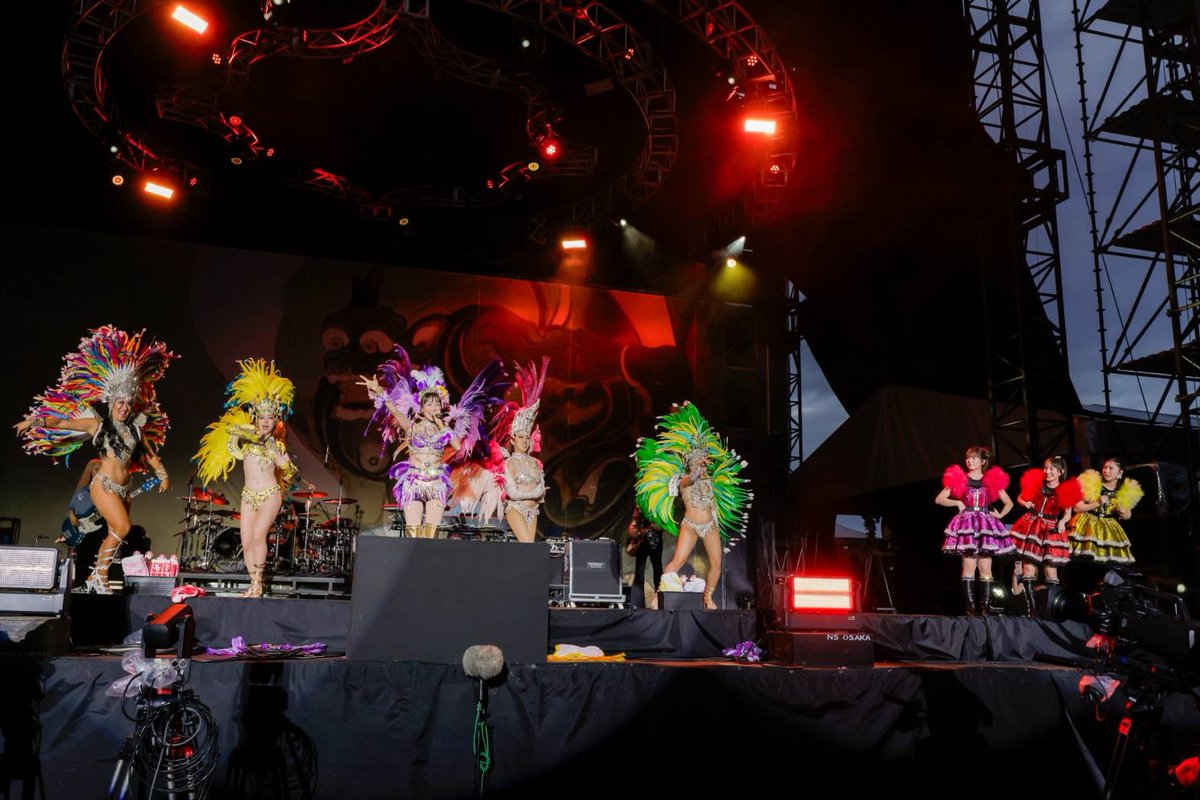 mcz517_official's tweet photo. ／
⚡FEST. INAZUMA 2026⚡
ありがとうございました👊
＼

ライブ初披露の「会心の一劇」は楽しんでいただけましたか？

そして今年は、
れにちゃん渾身のサンバを披露❤️‍🔥
西川さんお付き合いありがとうございます🪇🪭

今年も素敵な思い出が作れました🎆

#フェストイナズマ
#ボンボンサンバれにちゃん https://t.co/iBqZmA7D84
