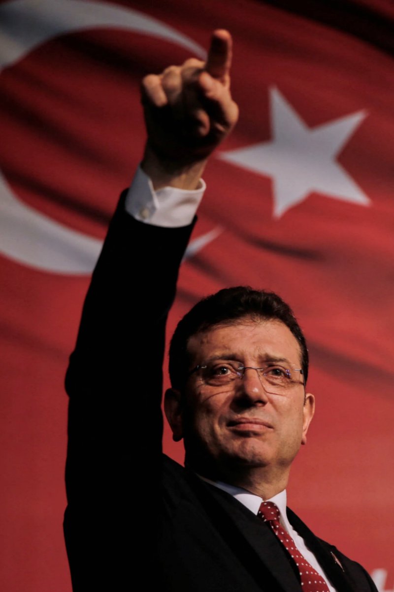 sosyaldeneyim's tweet photo. 🇹🇷 2026 Türkiye'sinde:

🔹Soldakine; 'suç örgütü lideri'
🔸Sağdakine; 'kurucu önder' dendi.

Bu zihniyet sadece muhalifim diye önceki hesabımı erişime engelledi.

Artık bu hesaptan devam ediyorum.
İNADINA takip edenlere teşekkürler. https://t.co/vrX8phWEu6