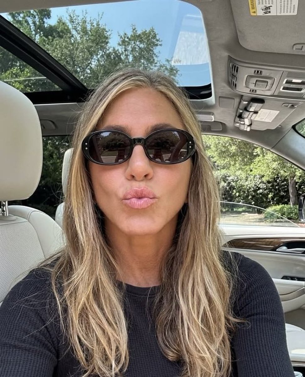 JenniferAnreca's tweet photo. Would you let me steal that kiss, pull you into a warm hug, and make this moment ours? 😘🫂❤️” https://t.co/h6gJveSMTd