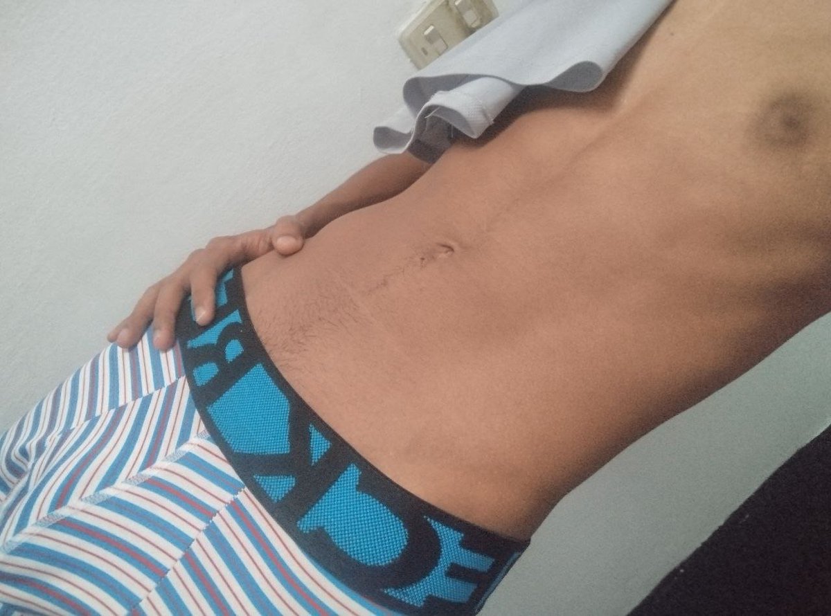 danj52g's tweet photo. Alguien que quiera ser el sugar de este jovencito? https://t.co/3SCbT3X1Nd