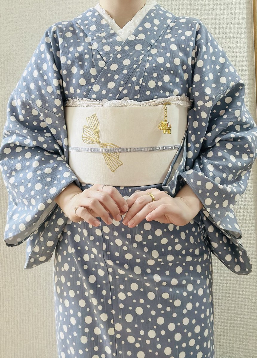 nskdyuu's tweet photo. きのうはお友達とオシャンティーな場所でごはん🐯💛🧡
めっちゃ笑ったんだけど酔っ払いすぎて何の話してたか覚えてない😂

#kimono #着物コーデ
最近お太鼓部分の柄出しが全然上手に出来なくて毎度萎える〜😫 https://t.co/wIyadjMgGo
