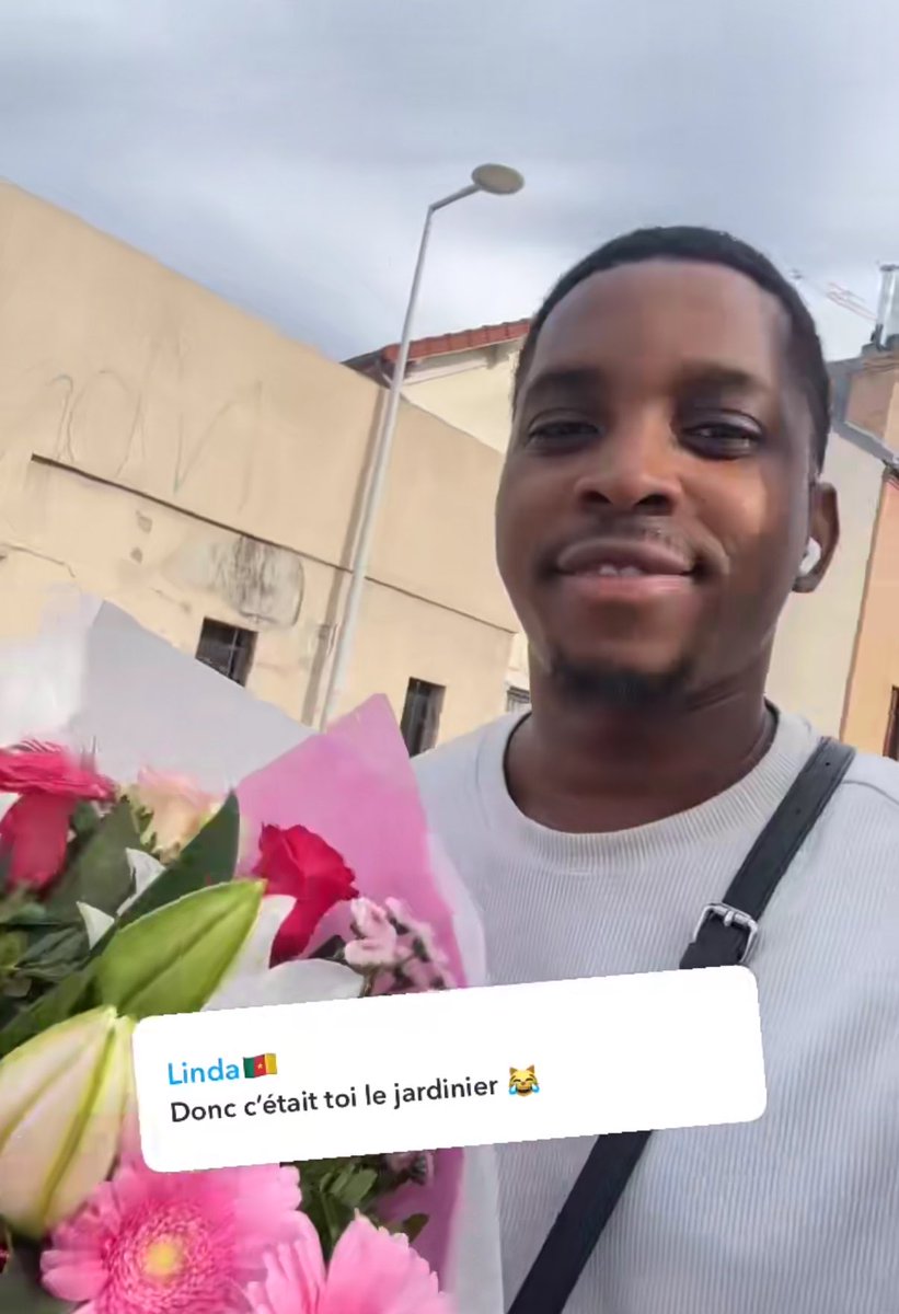 Peupah_Zouzoua's tweet photo. Tamsir a 27 ans et Indira Baboke est âgée de 24 ans. 😏💍💐 https://t.co/3dp2iNgAP2