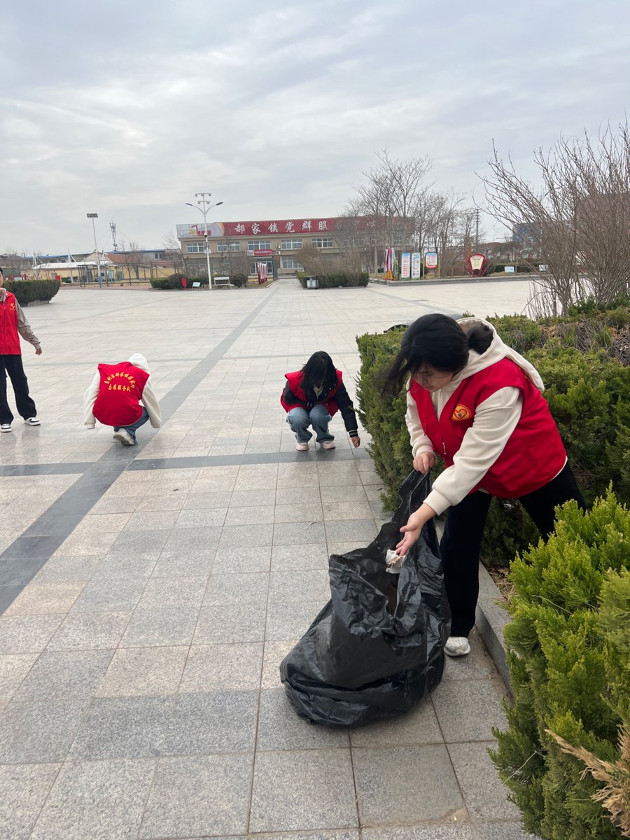 bunbb633124's tweet photo. Join our neighborhood spring clean-up this Sat 10AM at Central Park! Bring gloves, meet new folks, and make our community bloom—snacks provided! https://t.co/quzdr2vPC6
